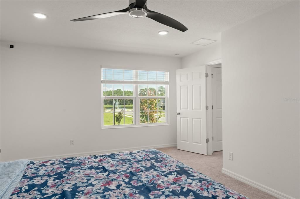 合同活跃: $579,000 (5 贝兹, 3 浴室, 3198 平方英尺)