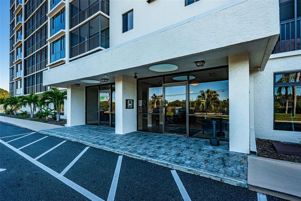 待售: $380,000 (2 贝兹, 2 浴室, 1290 平方英尺)