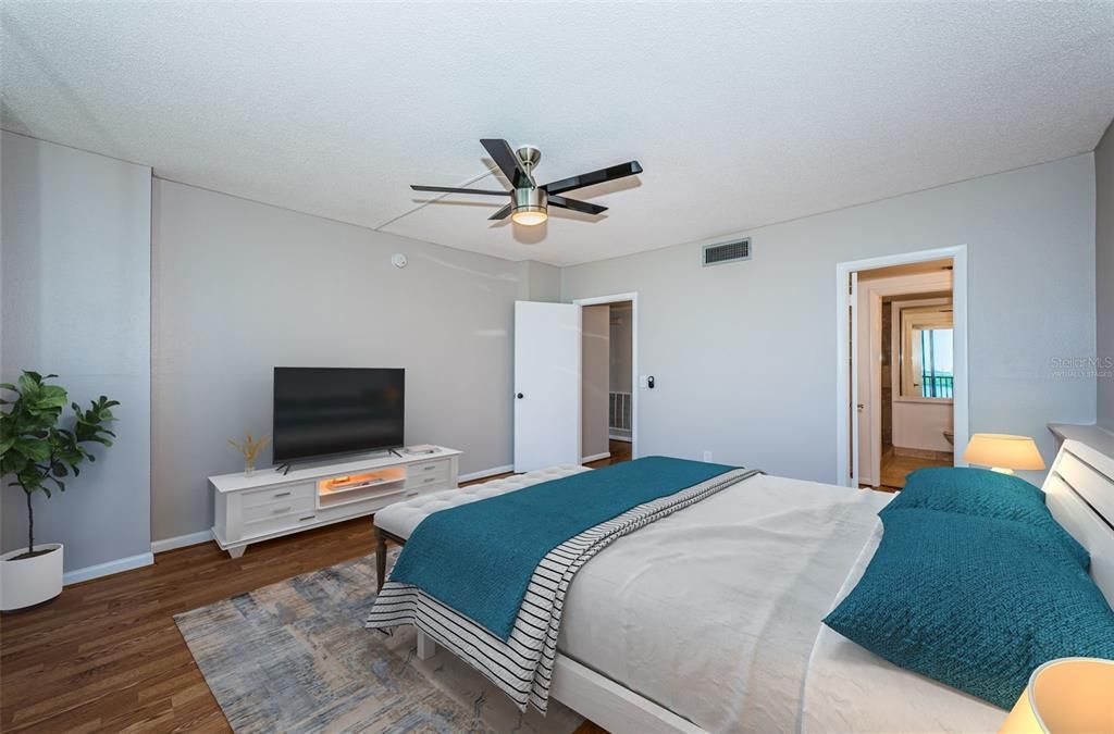 待售: $380,000 (2 贝兹, 2 浴室, 1290 平方英尺)