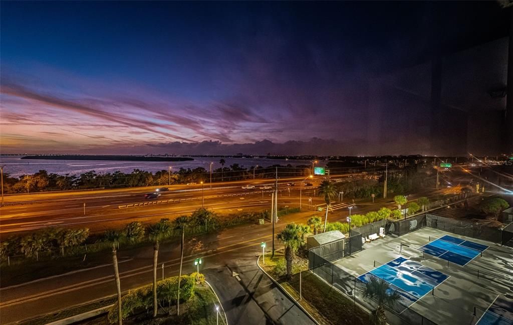 待售: $380,000 (2 贝兹, 2 浴室, 1290 平方英尺)