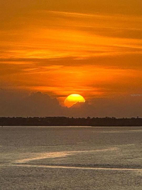 待售: $380,000 (2 贝兹, 2 浴室, 1290 平方英尺)