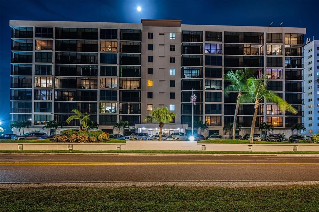 待售: $380,000 (2 贝兹, 2 浴室, 1290 平方英尺)