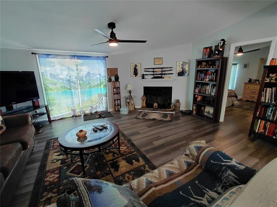 For Sale: $195,000 (3 beds, 2 baths, 1180 Square Feet)