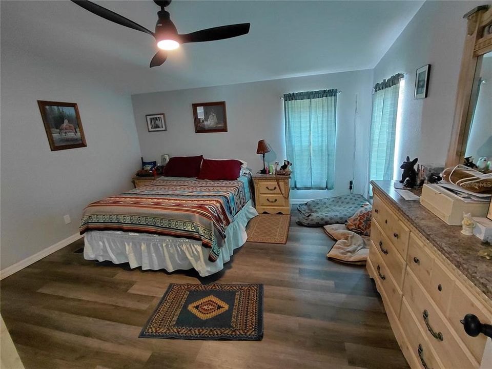 For Sale: $195,000 (3 beds, 2 baths, 1180 Square Feet)