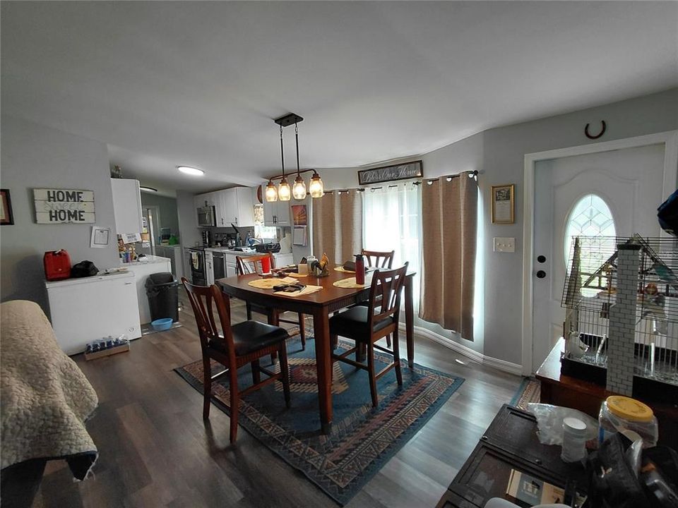 For Sale: $195,000 (3 beds, 2 baths, 1180 Square Feet)