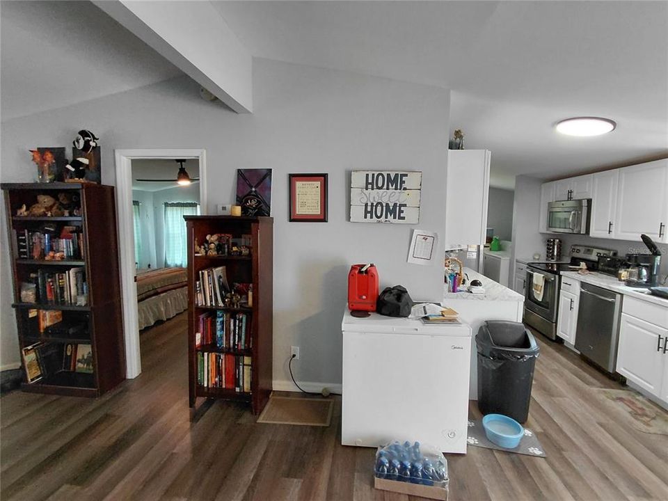 For Sale: $195,000 (3 beds, 2 baths, 1180 Square Feet)