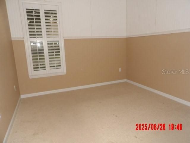 合同活跃: $395,000 (3 贝兹, 2 浴室, 1947 平方英尺)