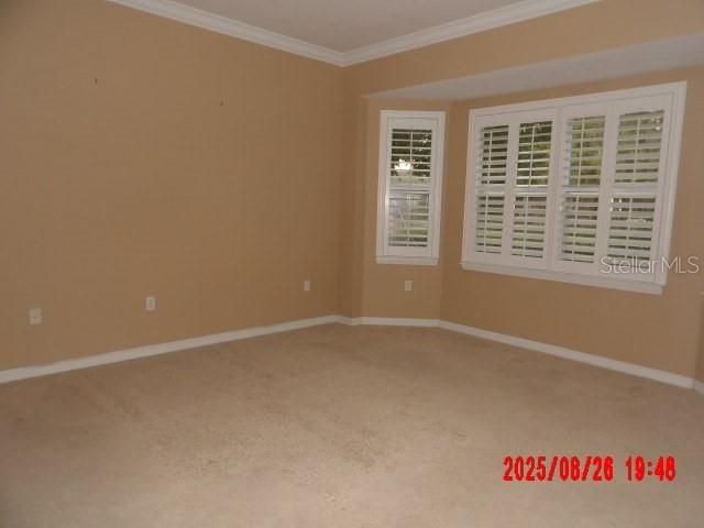 合同活跃: $395,000 (3 贝兹, 2 浴室, 1947 平方英尺)