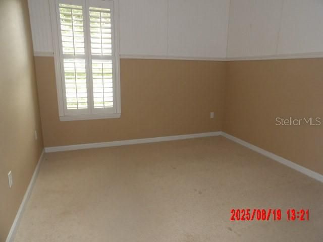 合同活跃: $395,000 (3 贝兹, 2 浴室, 1947 平方英尺)