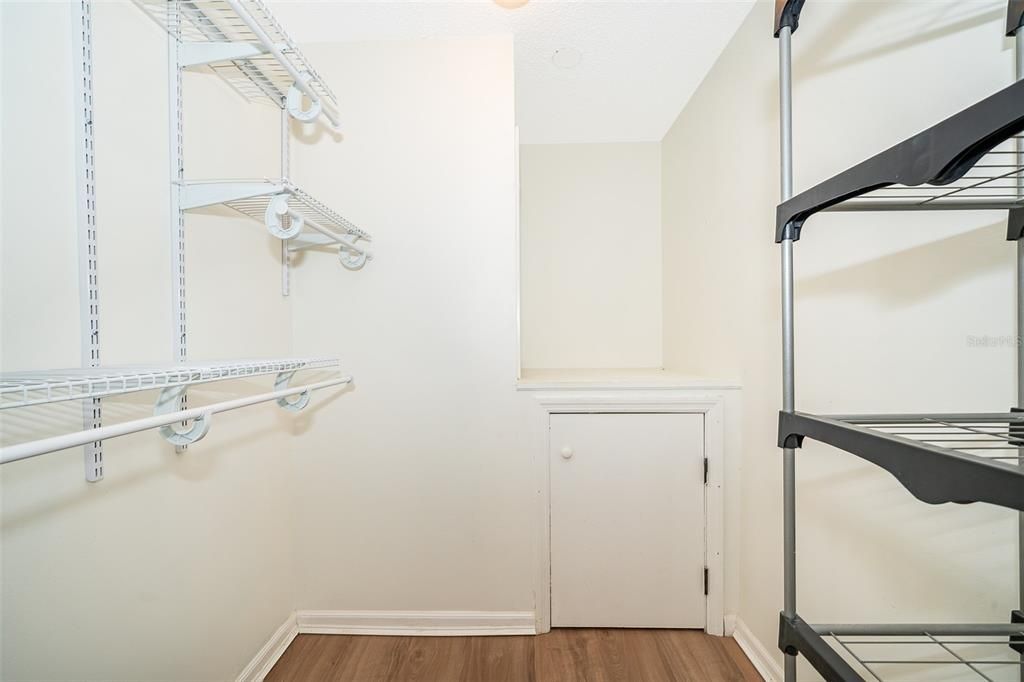 Active With Contract: $2,500 (3 beds, 2 baths, 1460 Square Feet)