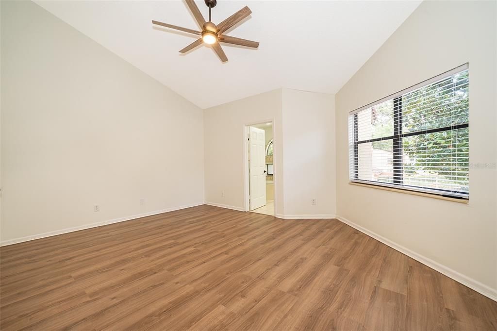 Active With Contract: $2,500 (3 beds, 2 baths, 1460 Square Feet)