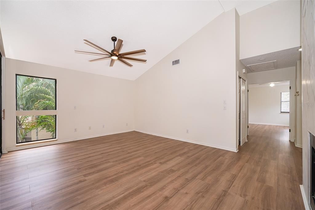 Active With Contract: $2,500 (3 beds, 2 baths, 1460 Square Feet)