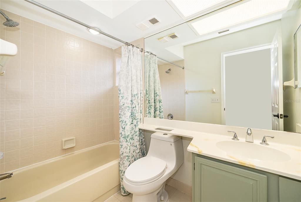 Active With Contract: $2,500 (3 beds, 2 baths, 1460 Square Feet)