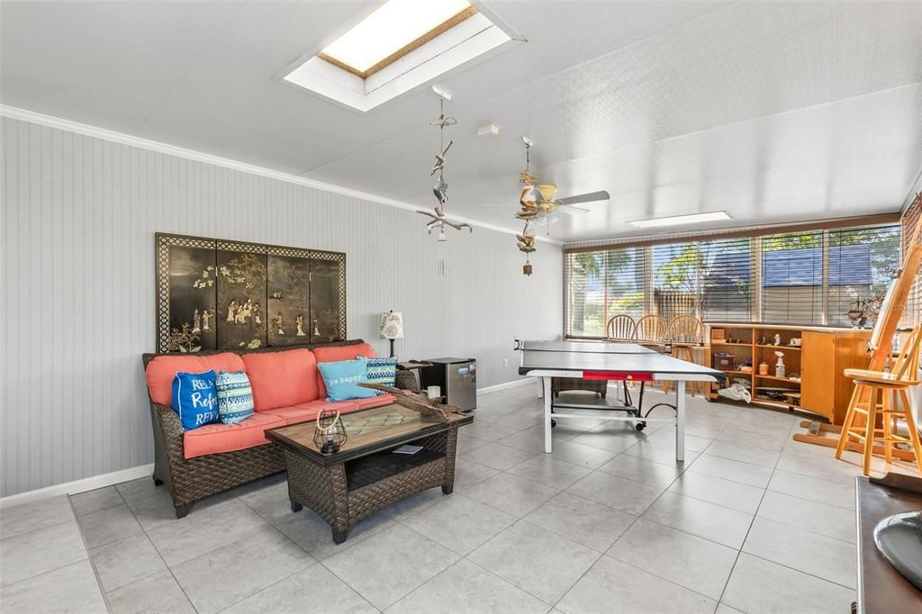 En Venta: $589,000 (3 camas, 2 baños, 1972 Pies cuadrados)