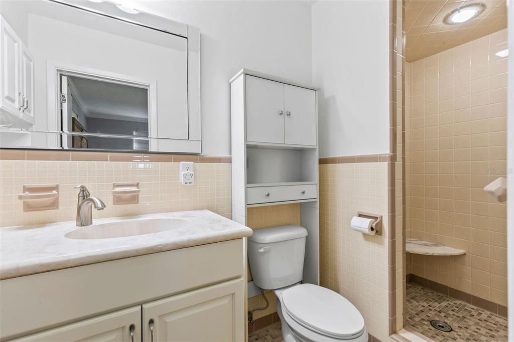 En Venta: $589,000 (3 camas, 2 baños, 1972 Pies cuadrados)