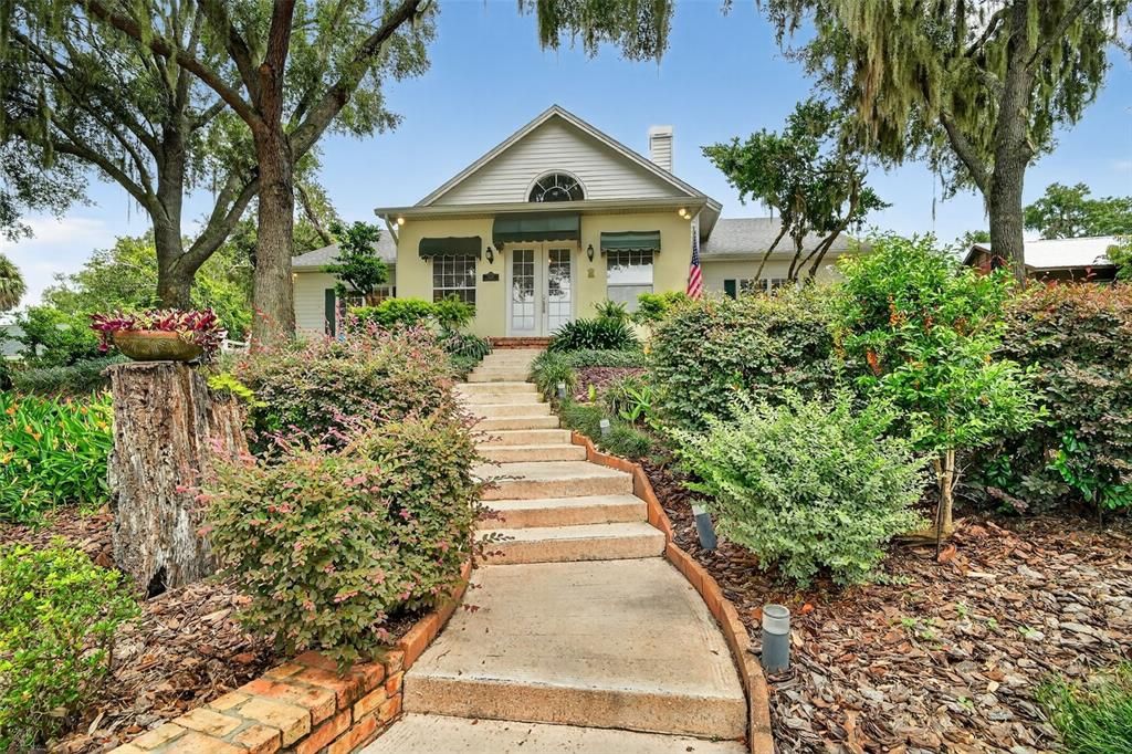 Active With Contract: $1,325,000 (4 beds, 3 baths, 3364 Square Feet)