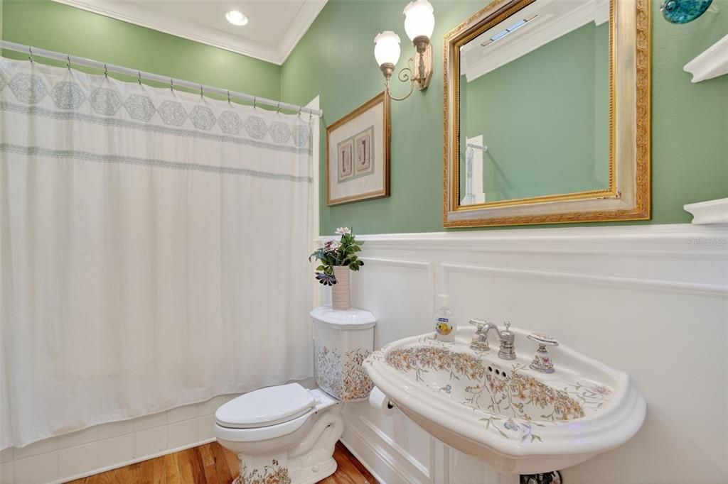 Active With Contract: $1,325,000 (4 beds, 3 baths, 3364 Square Feet)