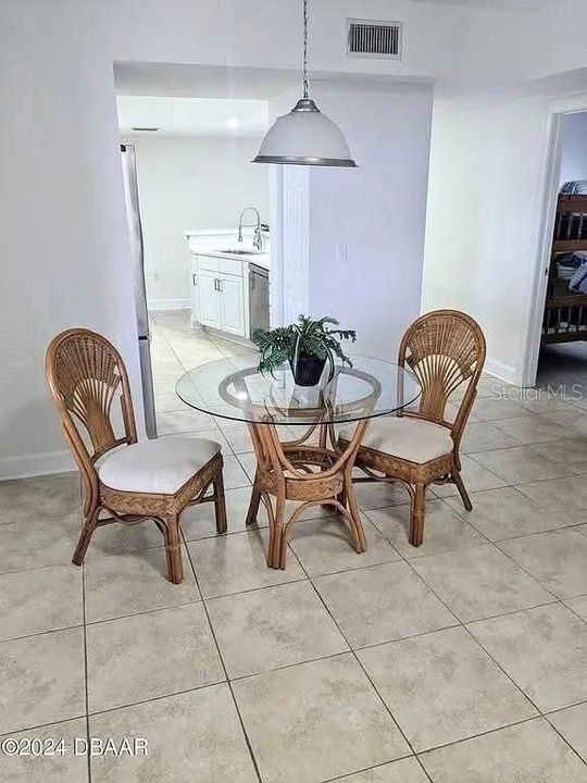 En Venta: $599,900 (3 camas, 3 baños, 2072 Pies cuadrados)