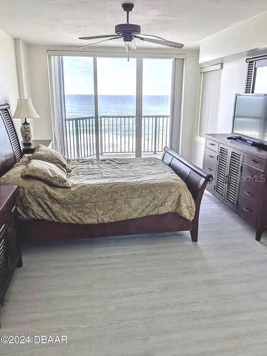 En Venta: $599,900 (3 camas, 3 baños, 2072 Pies cuadrados)