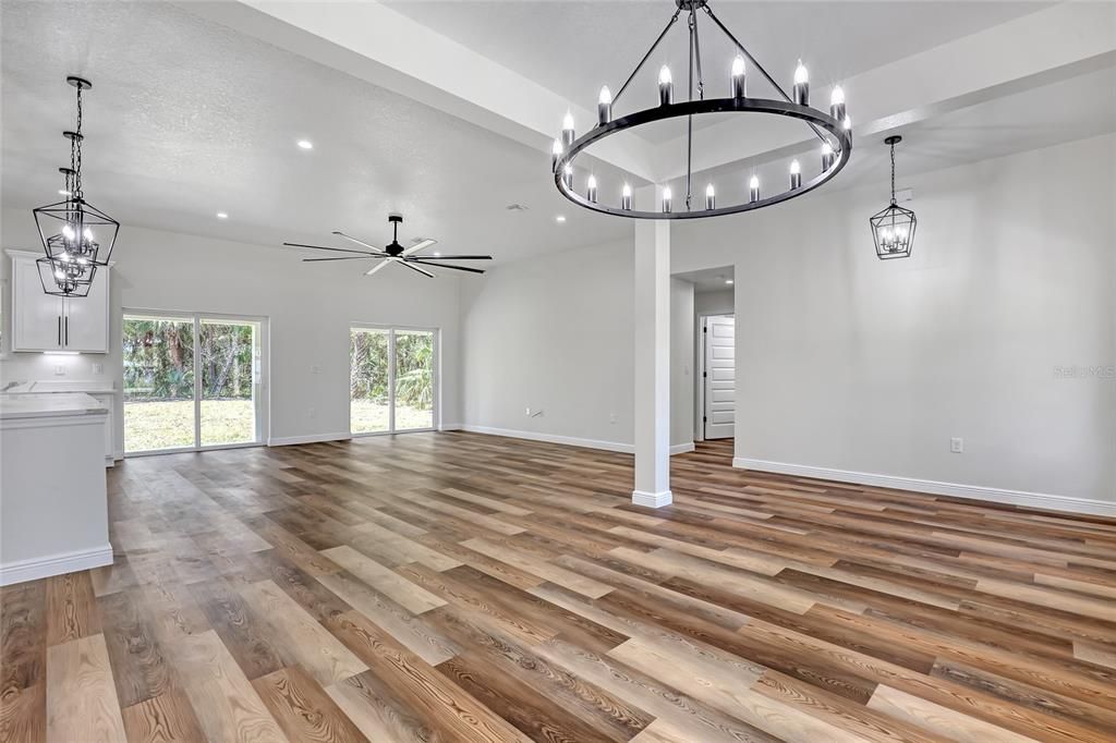 待售: $625,000 (4 贝兹, 3 浴室, 2190 平方英尺)