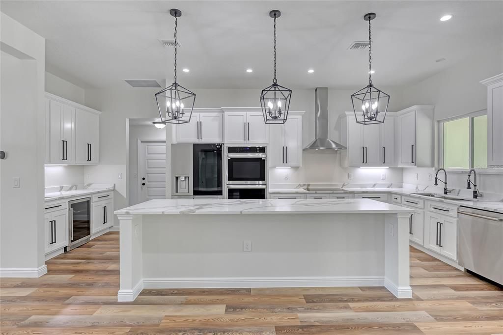 待售: $625,000 (4 贝兹, 3 浴室, 2190 平方英尺)