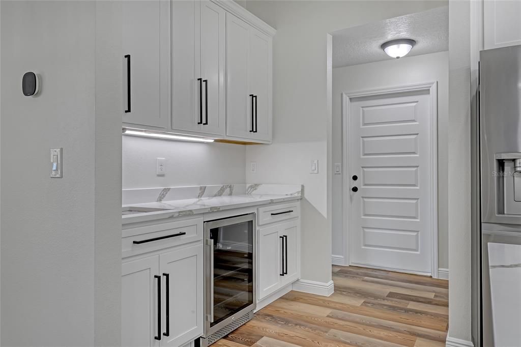 待售: $625,000 (4 贝兹, 3 浴室, 2190 平方英尺)