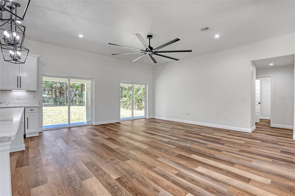 待售: $625,000 (4 贝兹, 3 浴室, 2190 平方英尺)