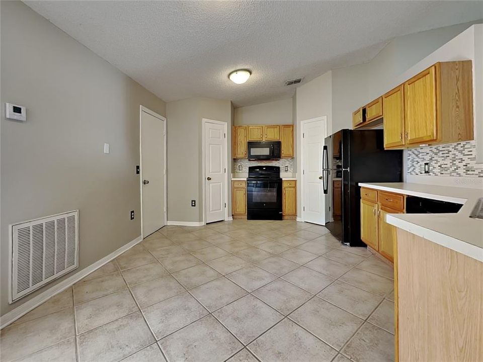 For Rent: $1,899 (4 beds, 2 baths, 1424 Square Feet)