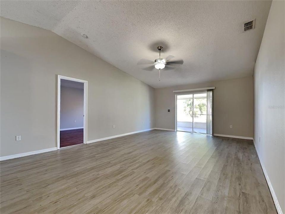 For Rent: $1,899 (4 beds, 2 baths, 1424 Square Feet)
