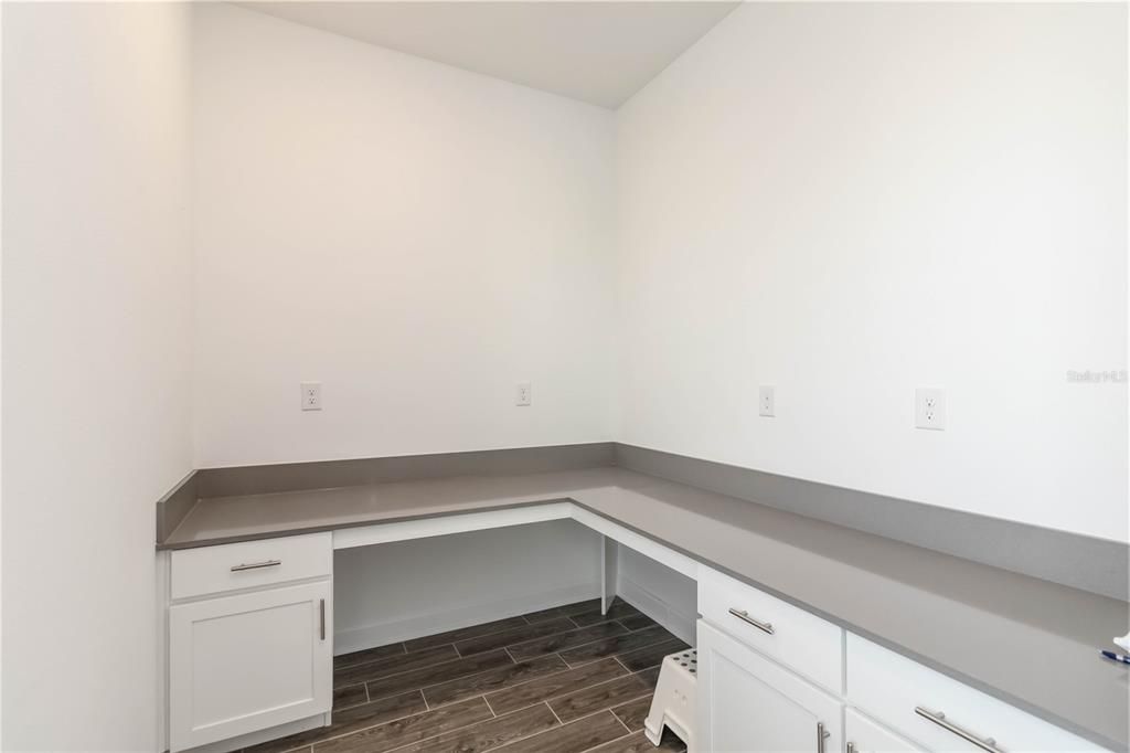 待售: $574,000 (5 贝兹, 3 浴室, 3239 平方英尺)