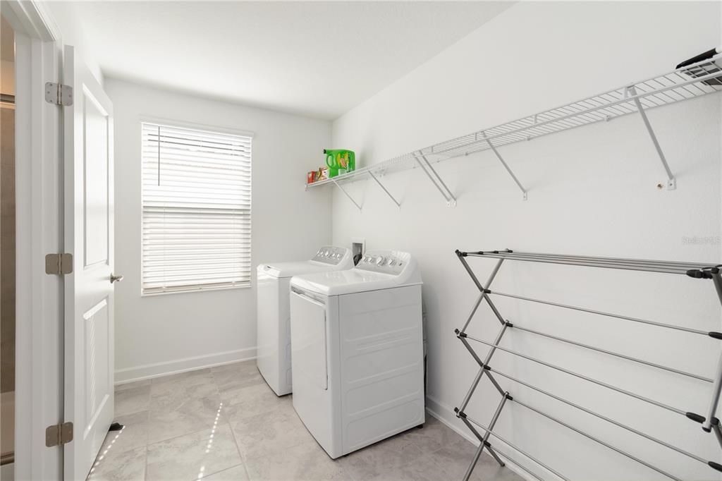 待售: $574,000 (5 贝兹, 3 浴室, 3239 平方英尺)