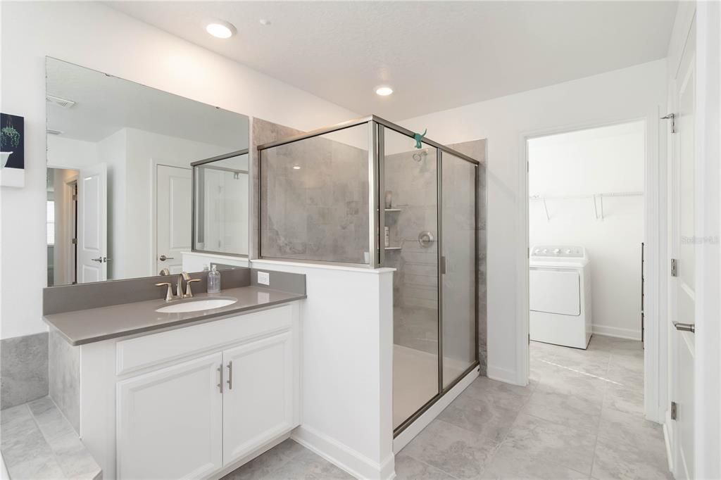 待售: $574,000 (5 贝兹, 3 浴室, 3239 平方英尺)