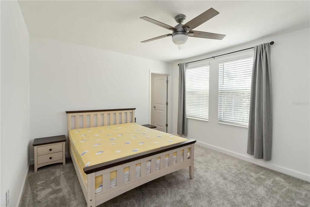 待售: $574,000 (5 贝兹, 3 浴室, 3239 平方英尺)