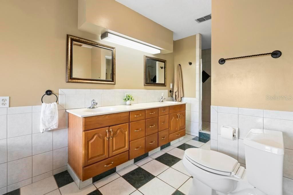 Active With Contract: $609,000 (4 beds, 2 baths, 1985 Square Feet)