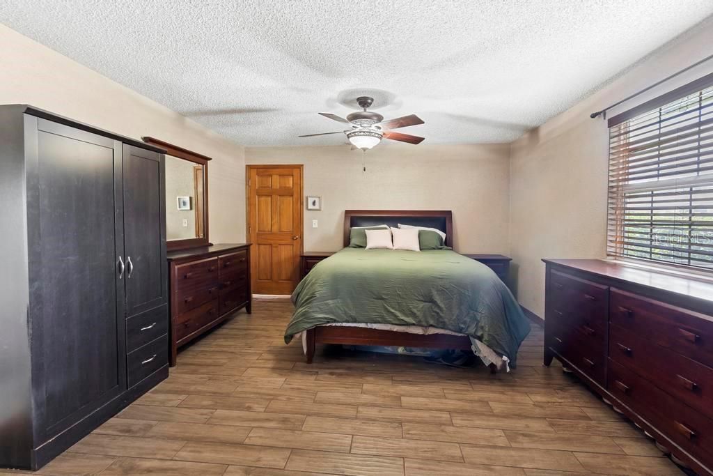 Active With Contract: $609,000 (4 beds, 2 baths, 1985 Square Feet)