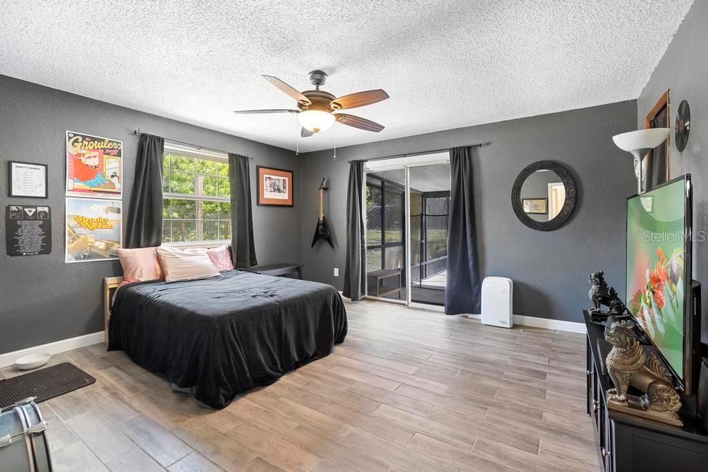 Active With Contract: $609,000 (4 beds, 2 baths, 1985 Square Feet)