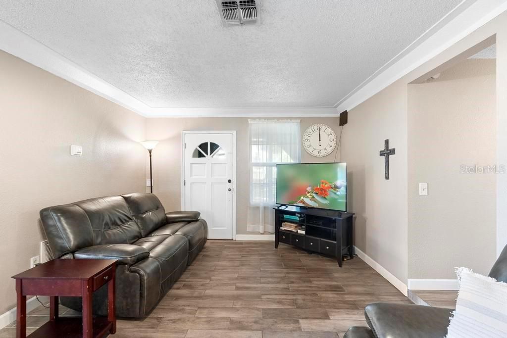 Active With Contract: $609,000 (4 beds, 2 baths, 1985 Square Feet)