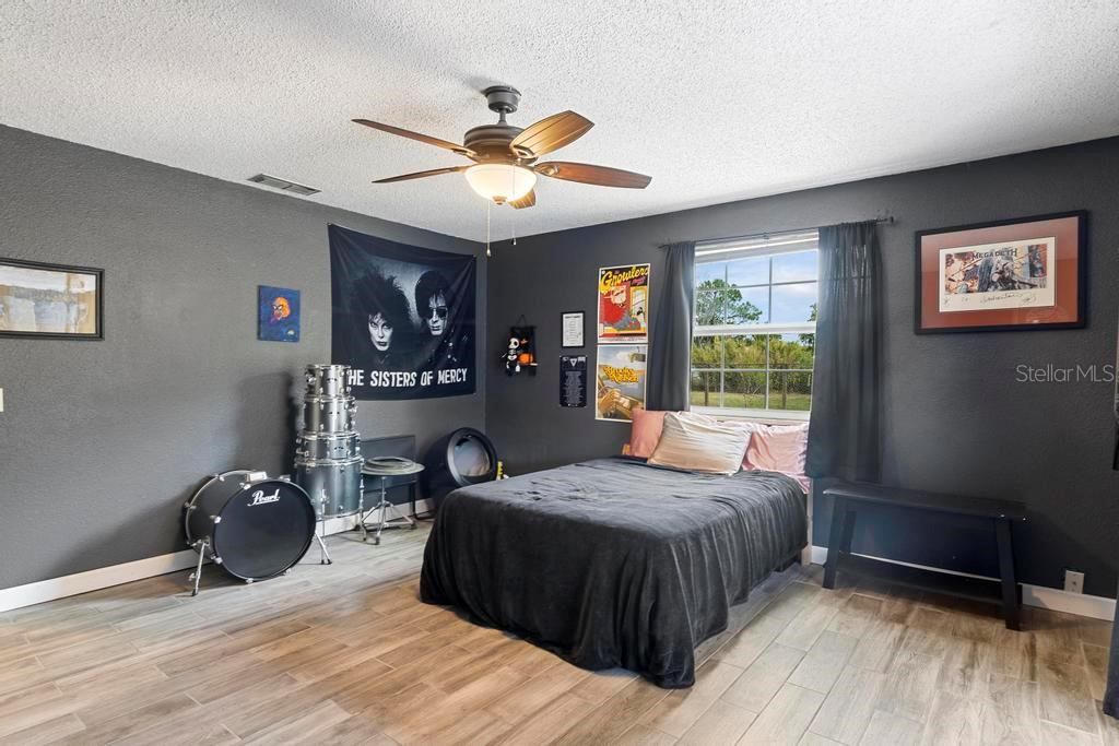 Active With Contract: $609,000 (4 beds, 2 baths, 1985 Square Feet)