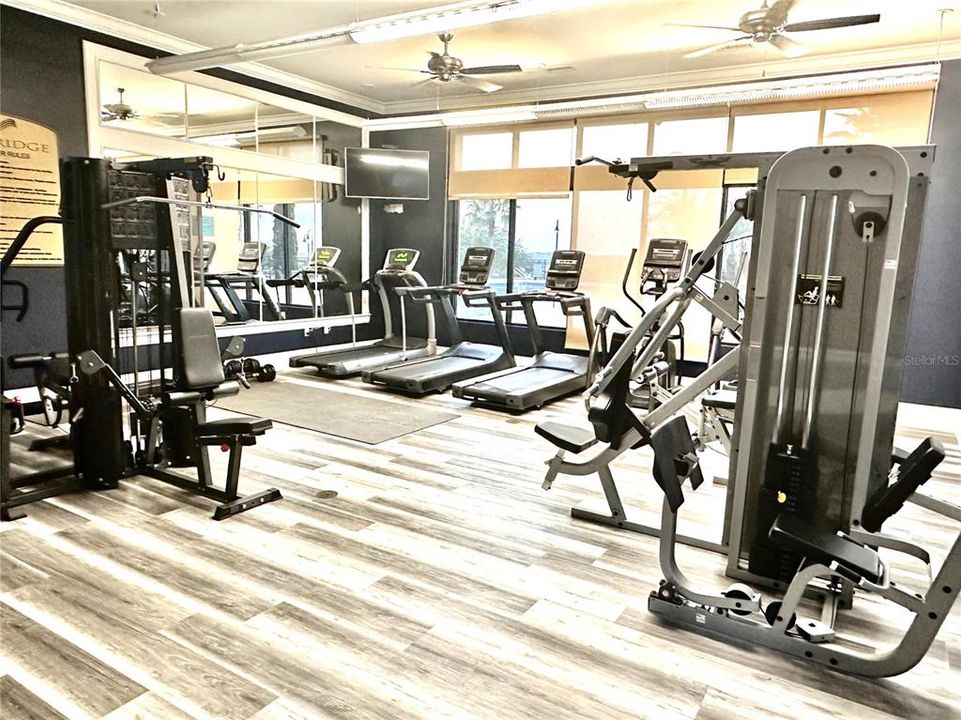 待售: $100,000 (0.27 acres)