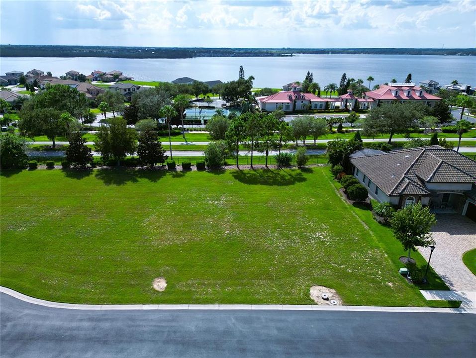 待售: $100,000 (0.27 acres)