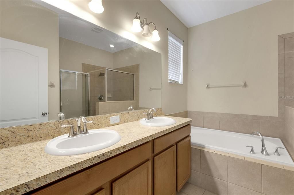 Active With Contract: $255,000 (3 beds, 2 baths, 1533 Square Feet)