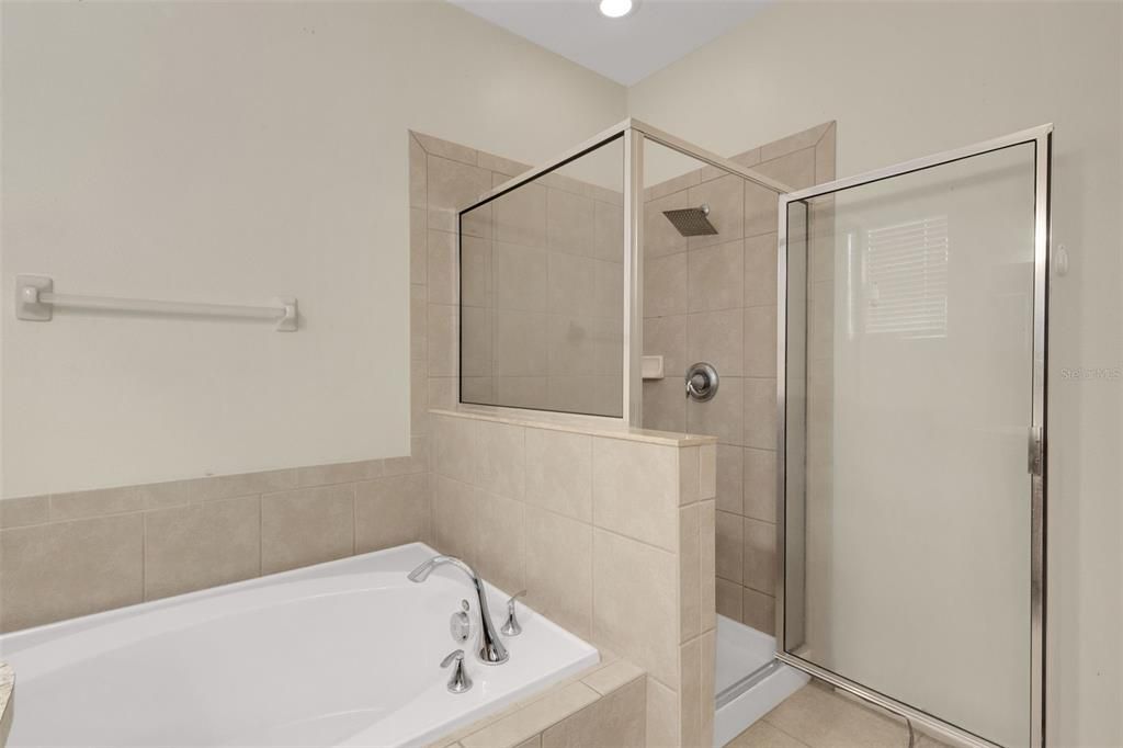 Active With Contract: $255,000 (3 beds, 2 baths, 1533 Square Feet)