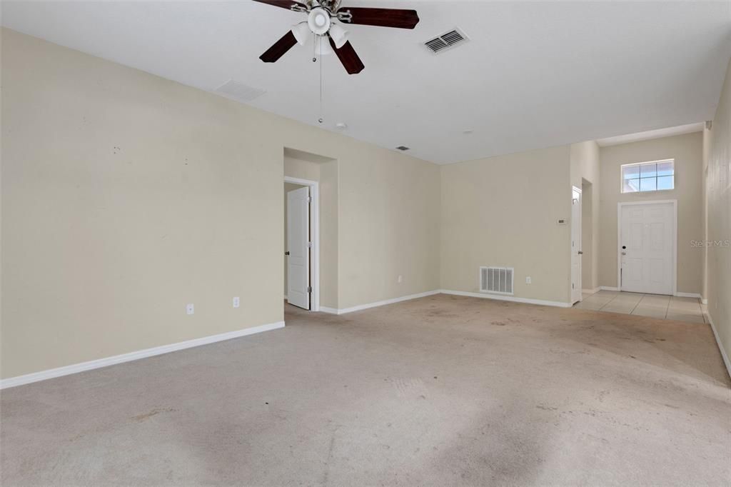 Active With Contract: $255,000 (3 beds, 2 baths, 1533 Square Feet)