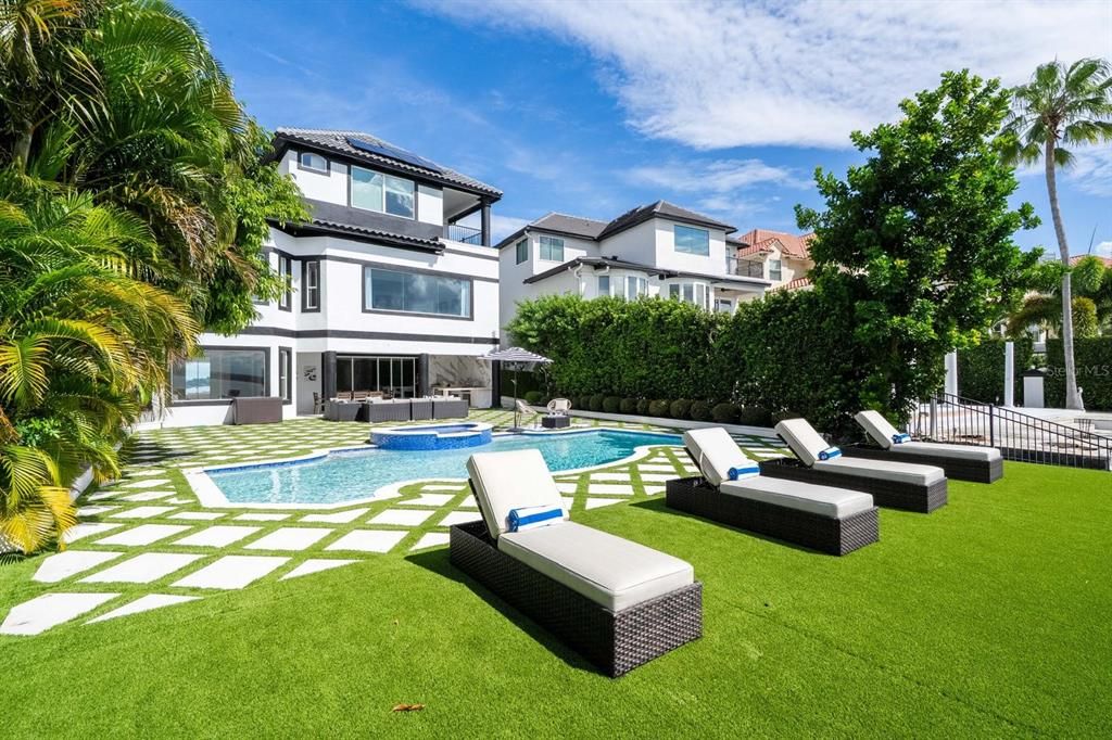 For Sale: $2,744,999 (5 beds, 5 baths, 6244 Square Feet)