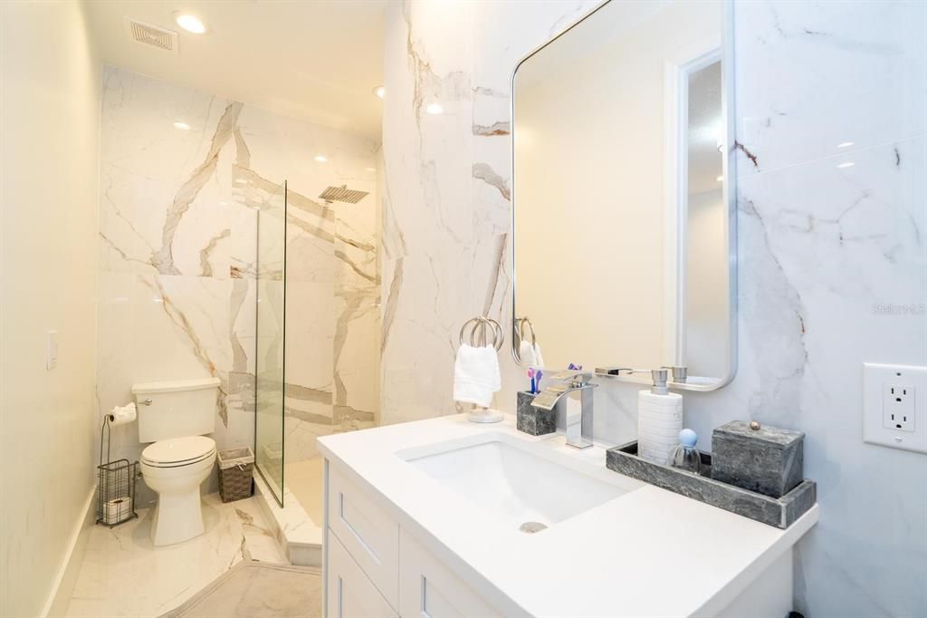 For Sale: $2,744,999 (5 beds, 5 baths, 6244 Square Feet)