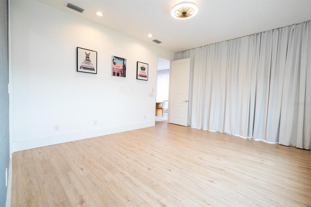 For Sale: $2,744,999 (5 beds, 5 baths, 6244 Square Feet)