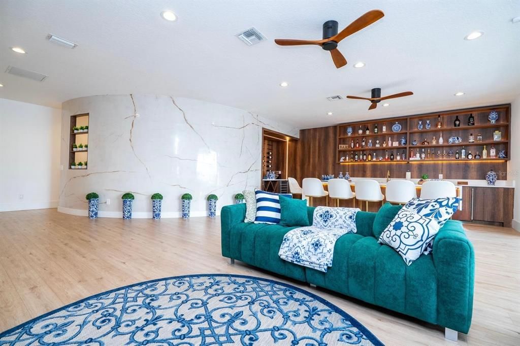 For Sale: $2,744,999 (5 beds, 5 baths, 6244 Square Feet)