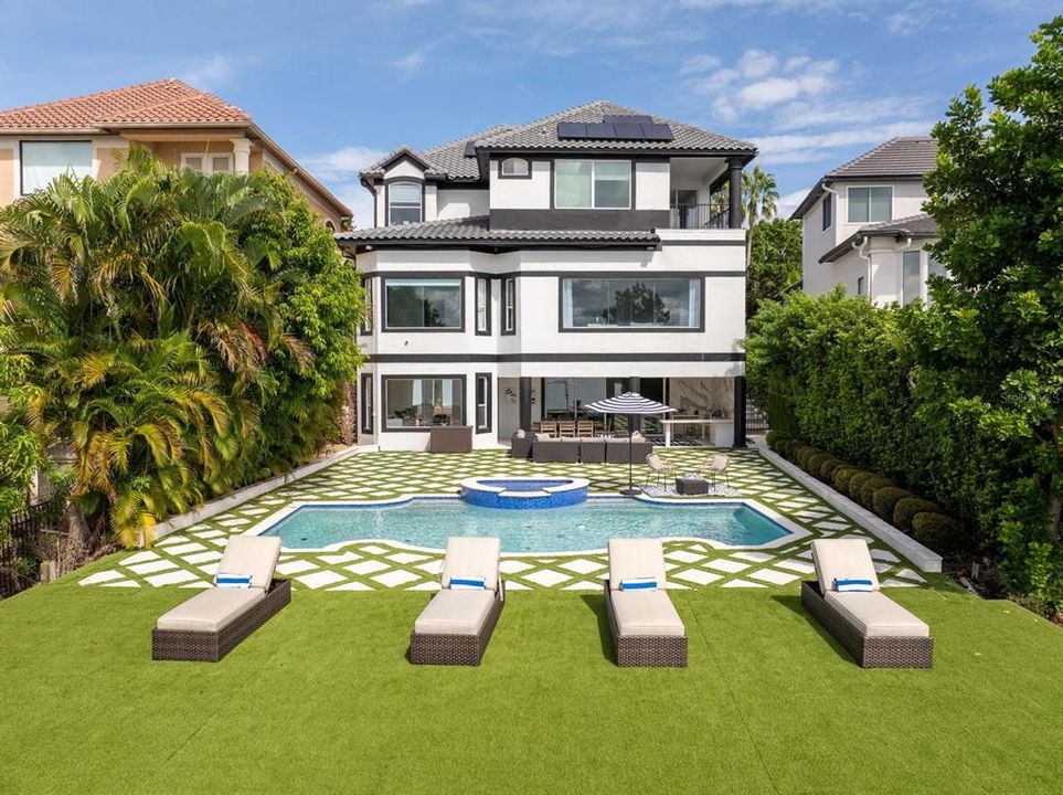 For Sale: $2,744,999 (5 beds, 5 baths, 6244 Square Feet)