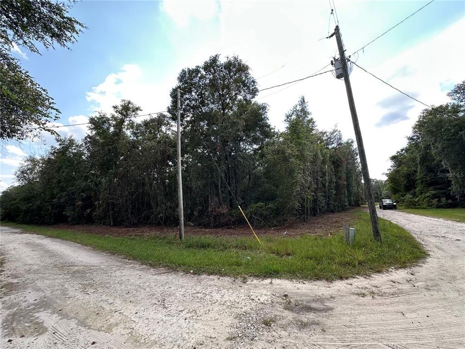 На продажу: $16,500 (0.50 acres)