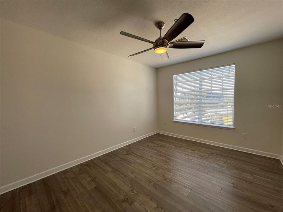 Activo con contrato: $2,095 (2 camas, 2 baños, 1248 Pies cuadrados)